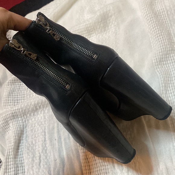 Max azria black leather chunky platform wedge ankle booties boots 38.5 - Picture 6 of 10